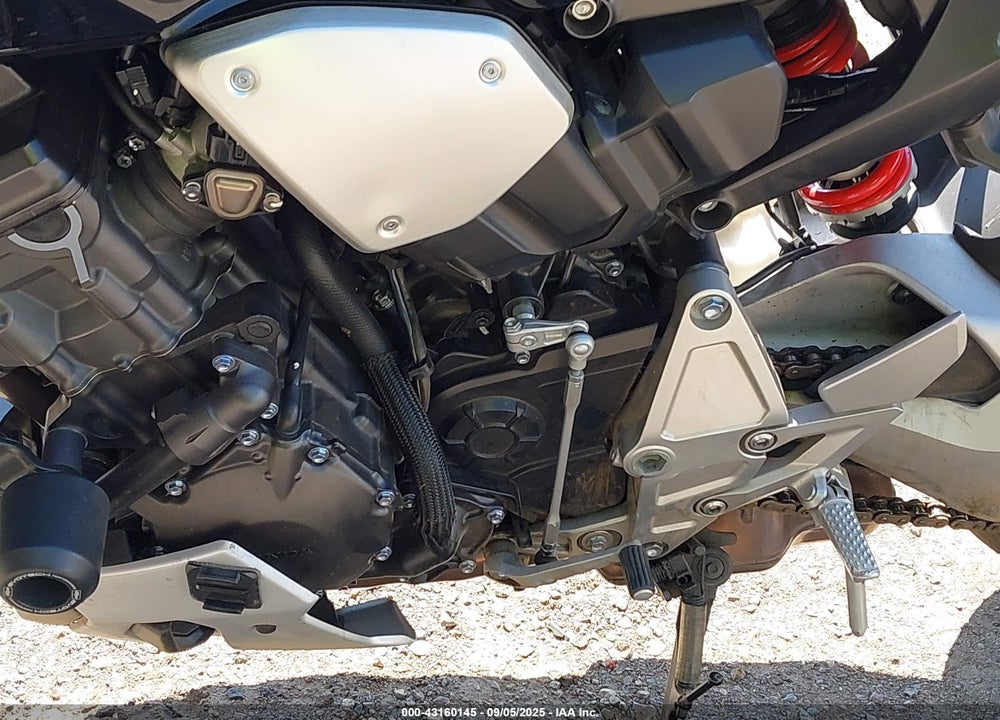 2018 HONDA CB1000 RA VIN: JH2SC8018JK000025
