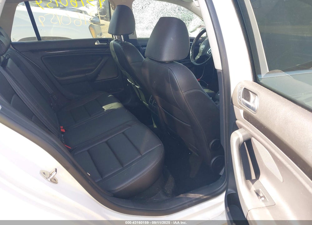 2011 VOLKSWAGEN JETTA SPORTWAGEN 2.0L TDI VIN: 3VWPL7AJ8BM604964