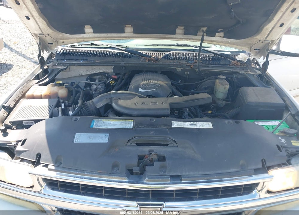 2001 CHEVROLET TAHOE LT VIN: 1GNEK13T31R196774