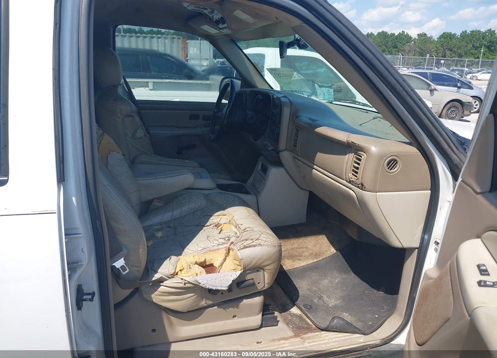2001 CHEVROLET TAHOE LT VIN: 1GNEK13T31R196774