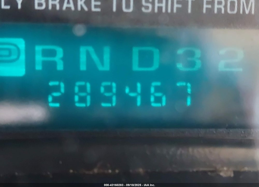 2001 CHEVROLET TAHOE LT VIN: 1GNEK13T31R196774