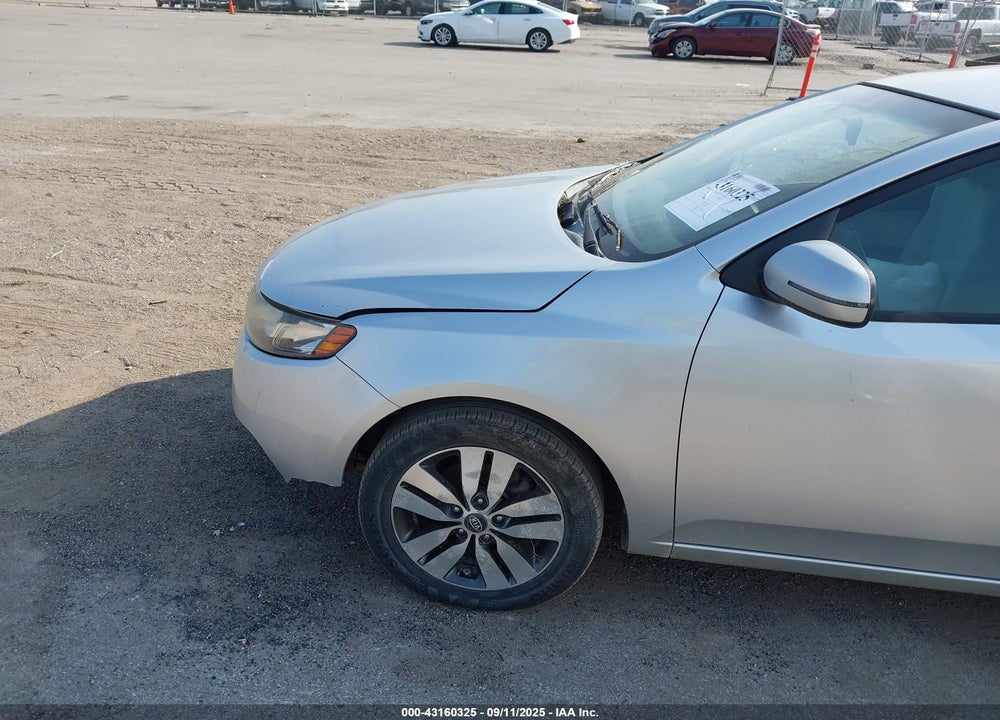 2013 KIA FORTE VIN: KNAFU5A25D5742833
