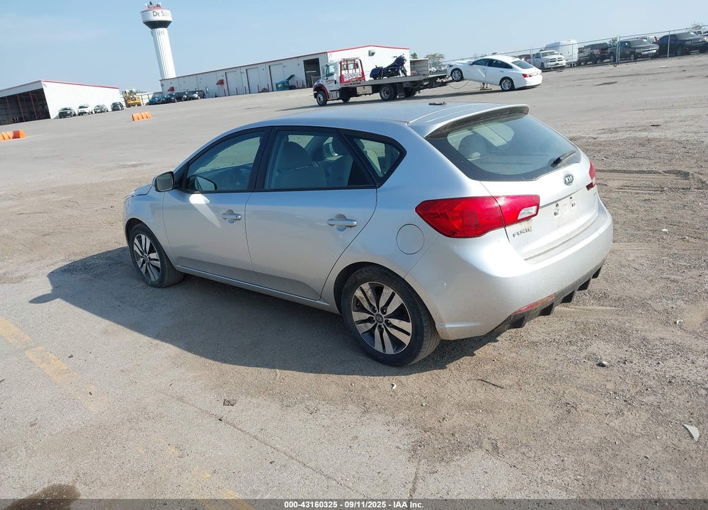 2013 KIA FORTE VIN: KNAFU5A25D5742833