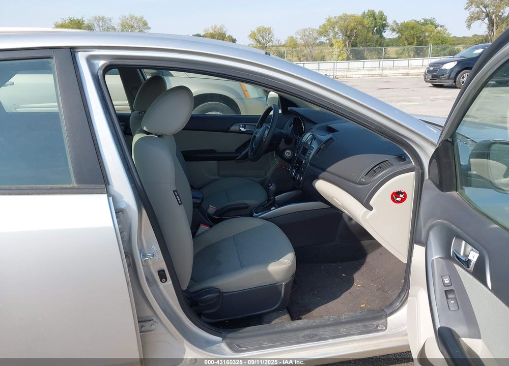 2013 KIA FORTE VIN: KNAFU5A25D5742833