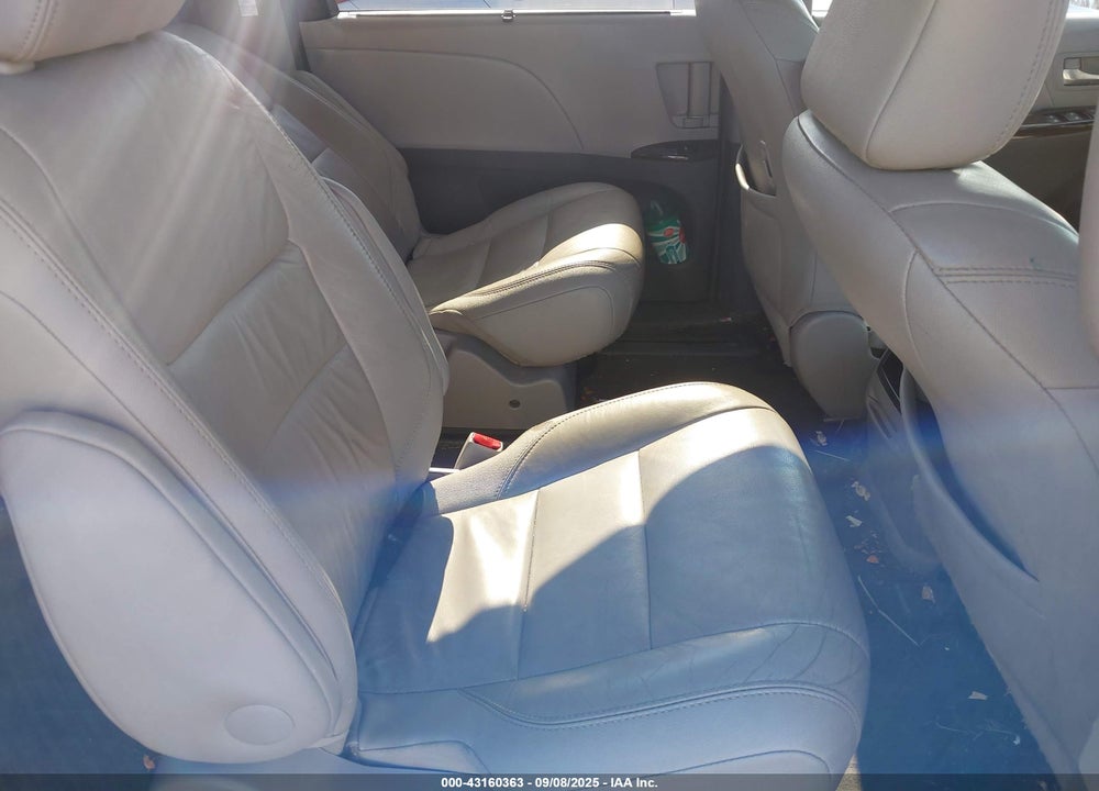 2015 TOYOTA SIENNA XLE 7 PASSENGER VIN: 5TDDK3DCXFS105328
