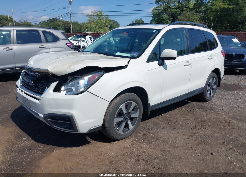 2018 SUBARU FORESTER VIN: JF2SJAEC8JH453897