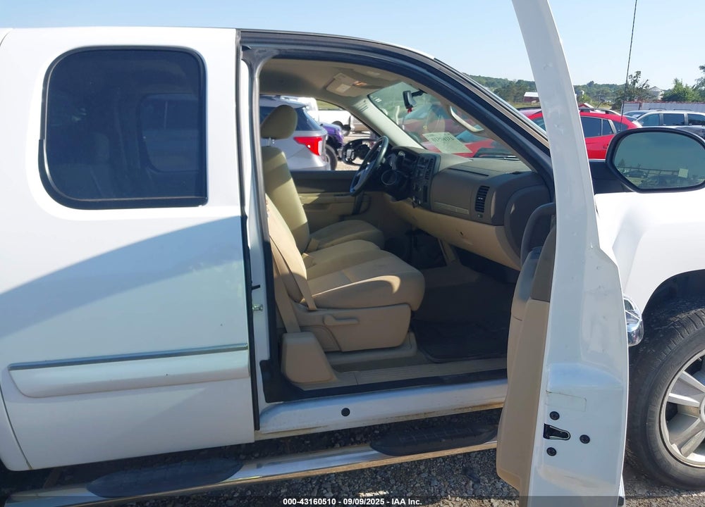 2013 CHEVROLET SILVERADO 1500 VIN: 1GCRCSE06DZ256714
