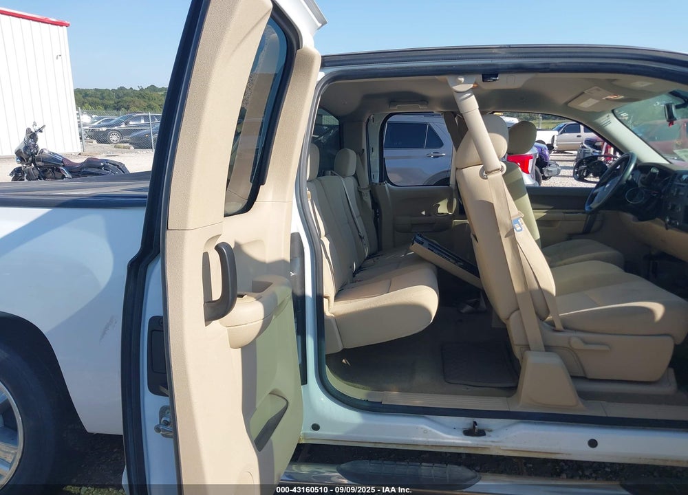 2013 CHEVROLET SILVERADO 1500 VIN: 1GCRCSE06DZ256714