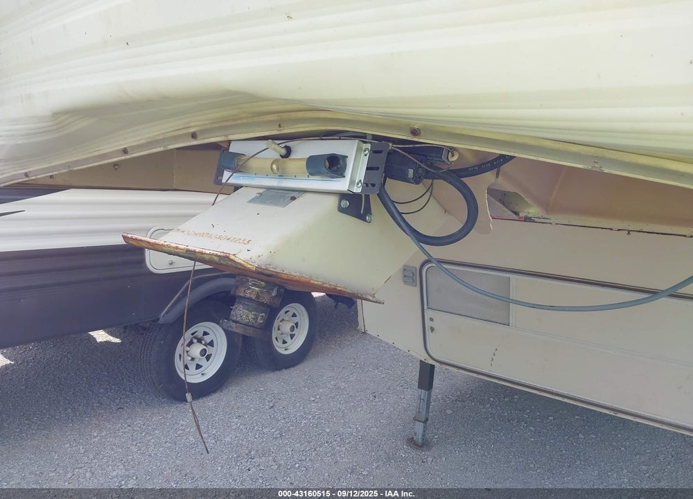 1988 NU-WA HITCHHIKER 5TH WHEEL TRAVEL TRAILER VIN: 1NW32HR04JA041233
