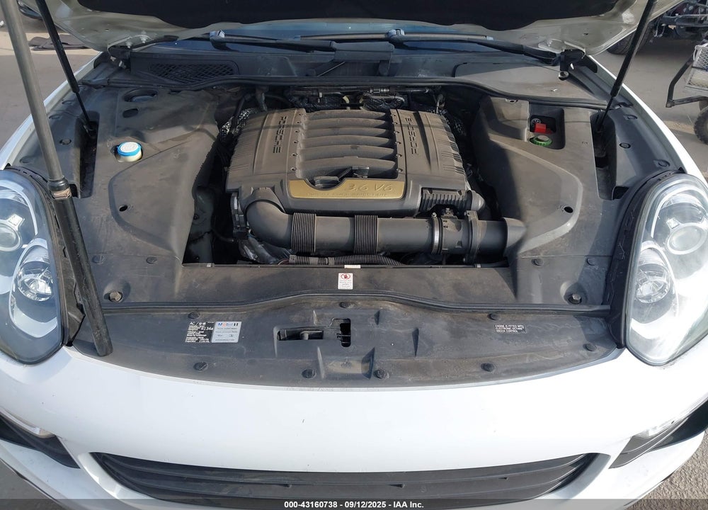 2016 PORSCHE CAYENNE VIN: WP1AA2A21GLA11027