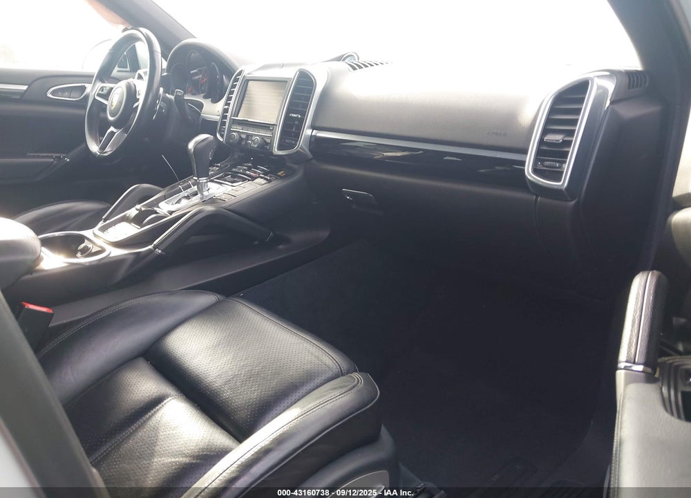 2016 PORSCHE CAYENNE VIN: WP1AA2A21GLA11027