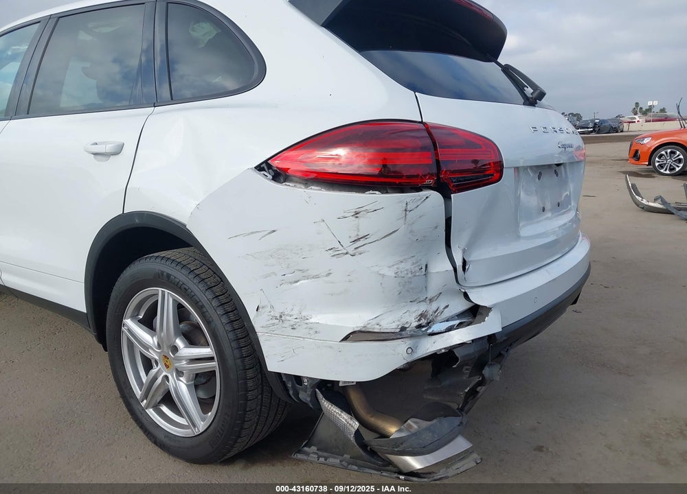 2016 PORSCHE CAYENNE VIN: WP1AA2A21GLA11027