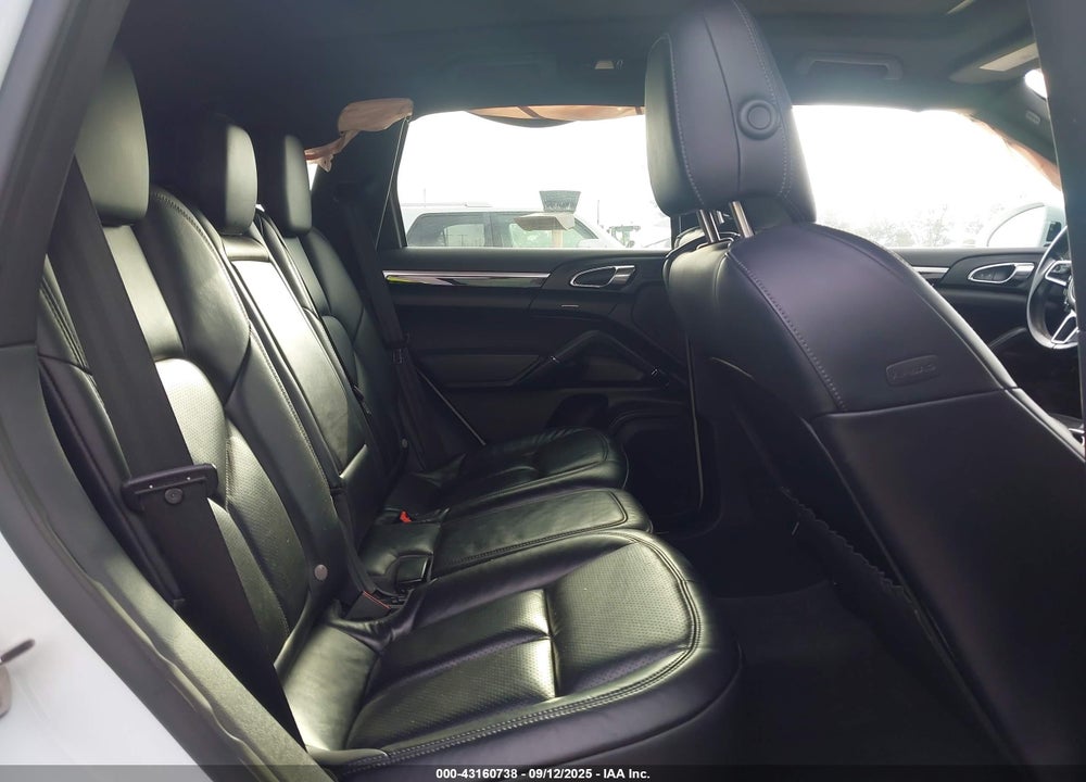 2016 PORSCHE CAYENNE VIN: WP1AA2A21GLA11027