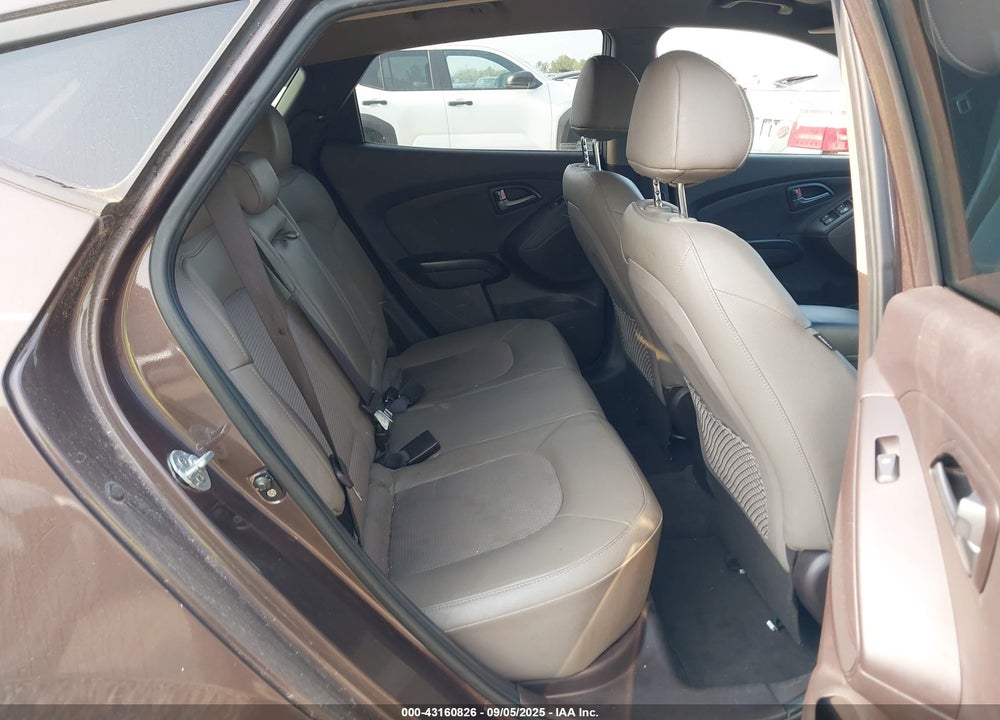 2015 HYUNDAI TUCSON VIN: KM8JUCAG8FU974358
