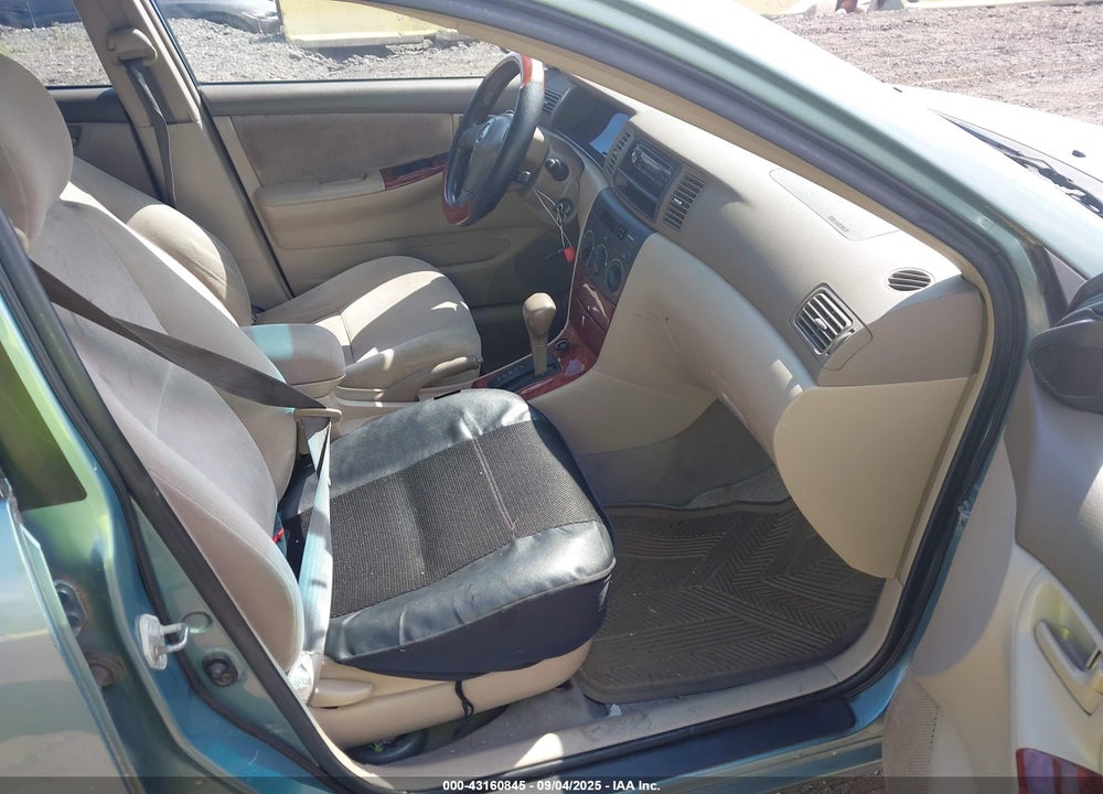 2005 TOYOTA COROLLA LE VIN: 1NXBR32E05Z384673