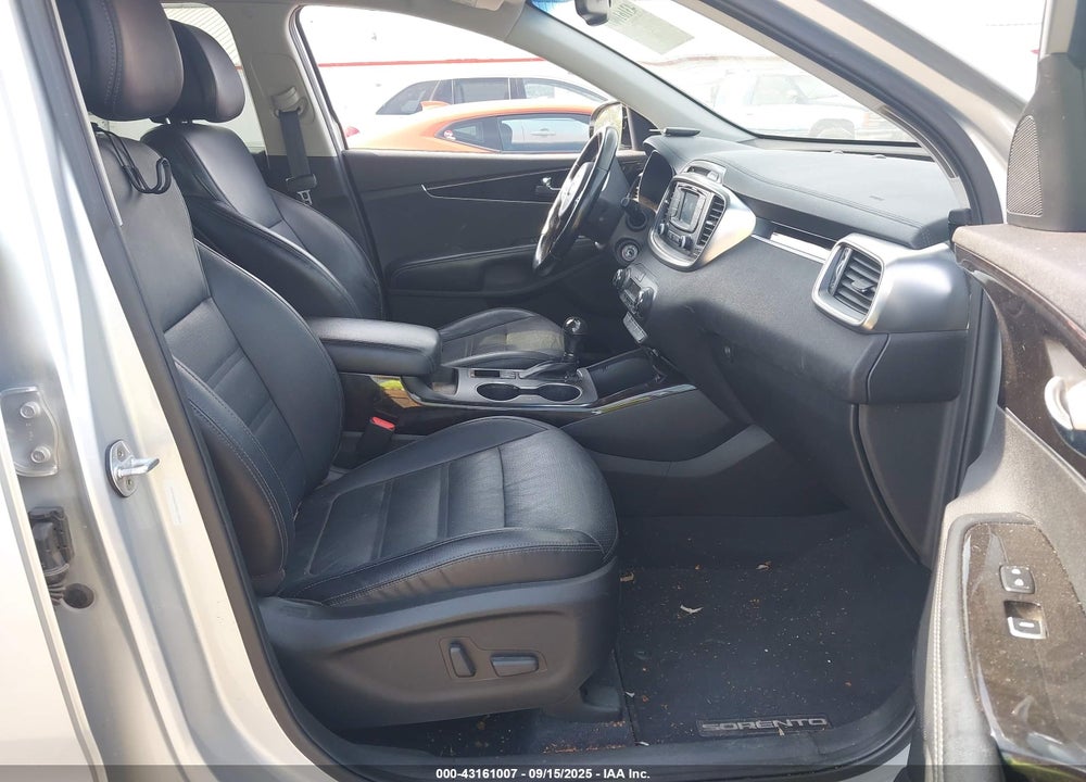 2016 KIA SORENTO VIN: 5XYPHDA57GG117510