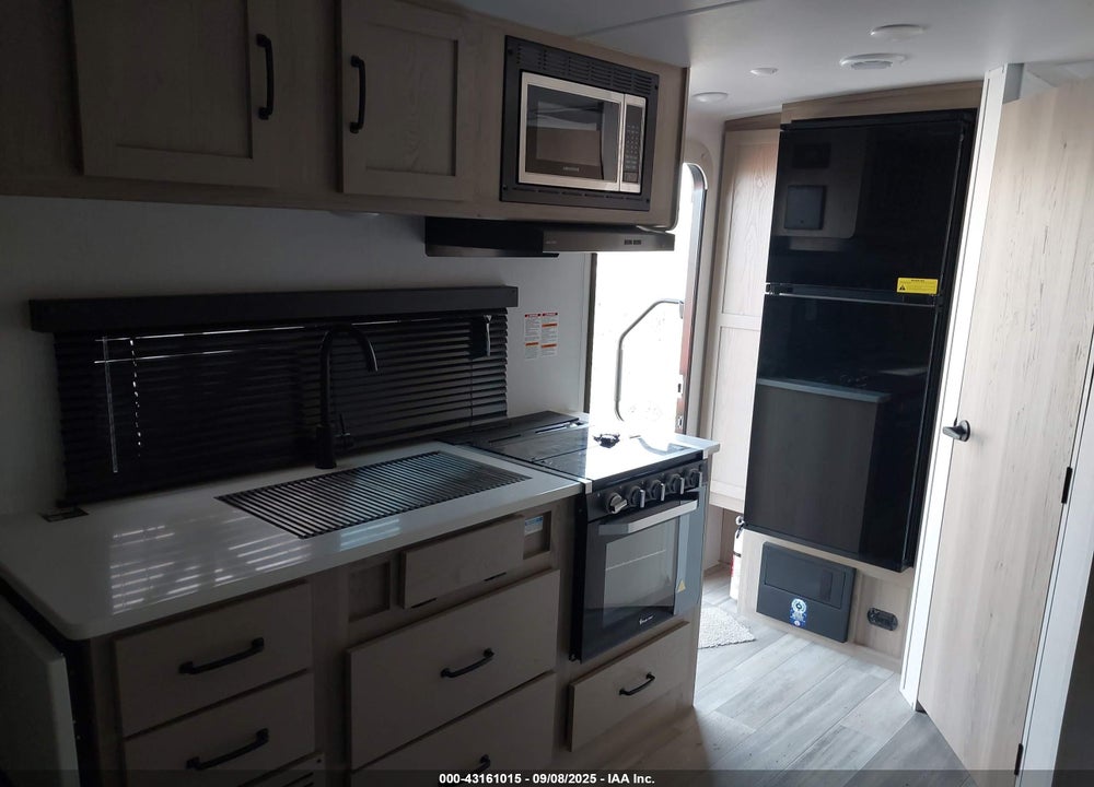 2024 FOREST RIVER MINI LITE 2109S TRAVEL TRAILER VIN: 4X4TRLW23RD460315