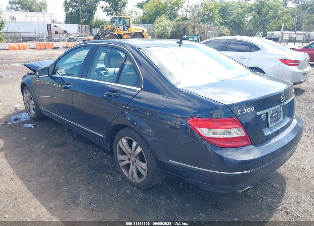 2011 MERCEDES-BENZ C 300 LUXURY 4MATIC VIN: WDDGF8BB5BR150958