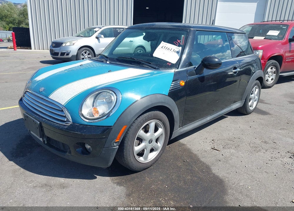 2010 MINI COOPER VIN: WMWMF3C50ATZ25688