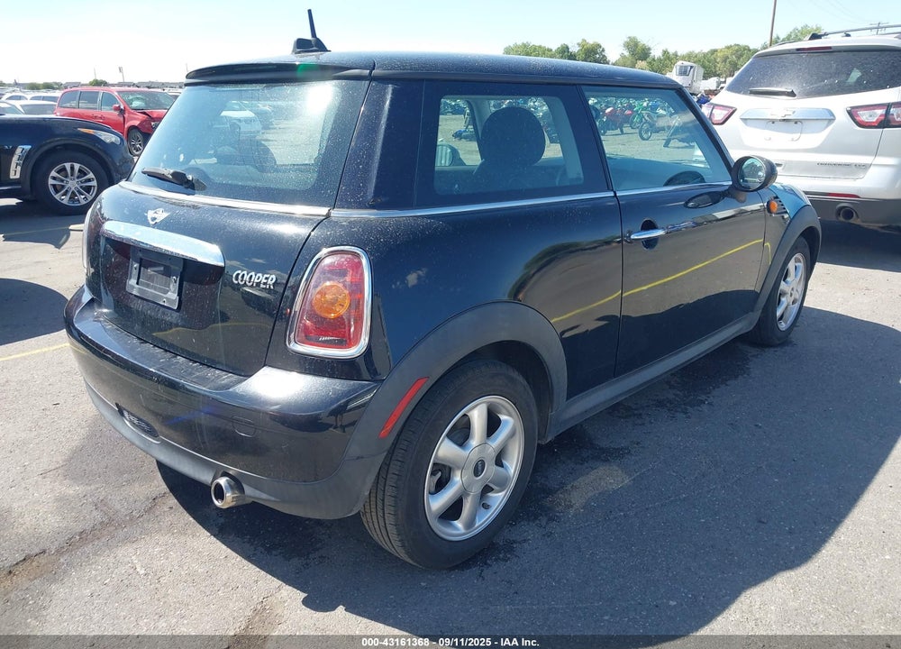 2010 MINI COOPER VIN: WMWMF3C50ATZ25688