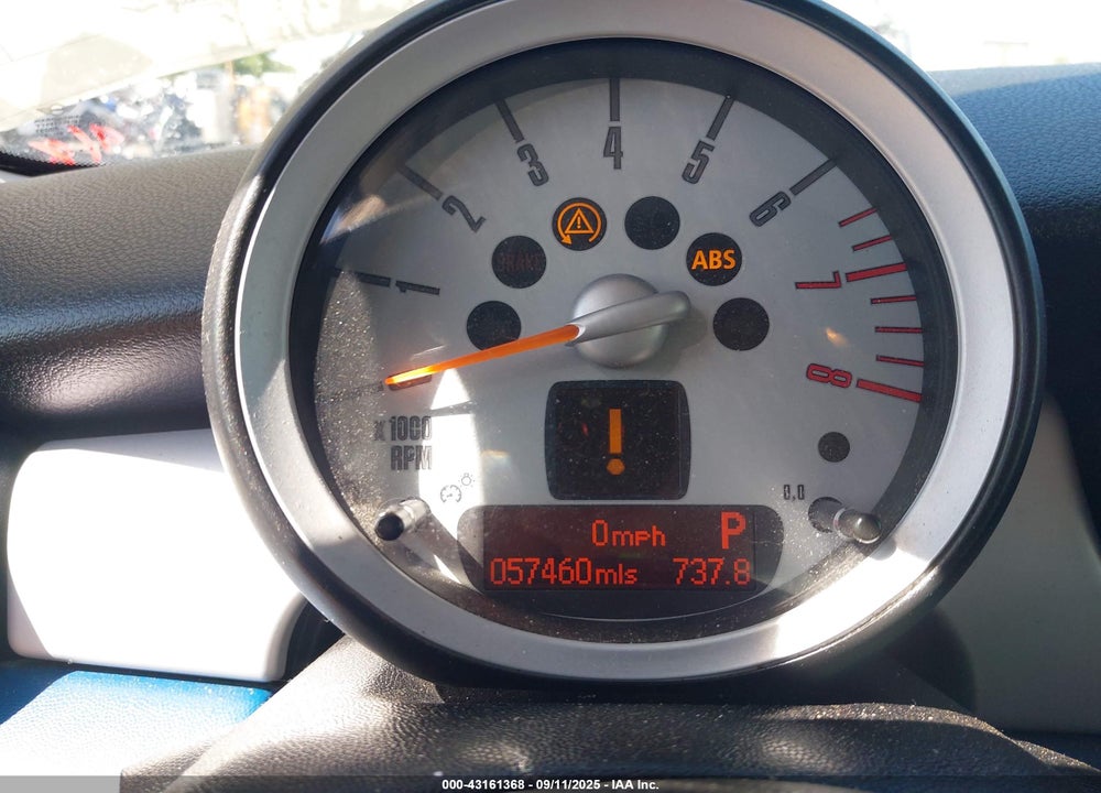 2010 MINI COOPER VIN: WMWMF3C50ATZ25688