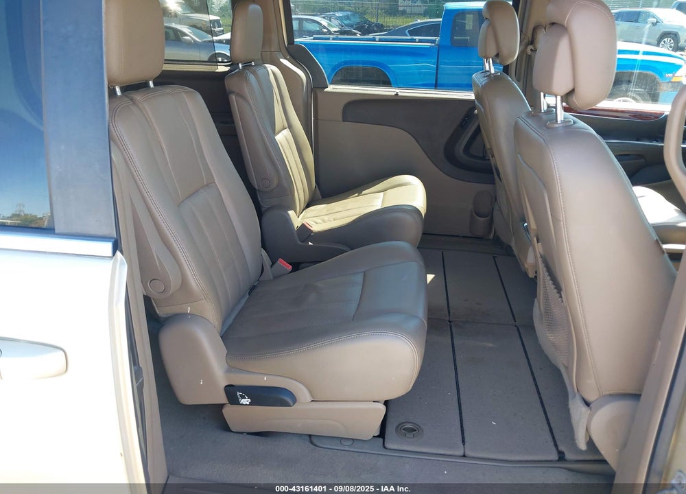 2012 CHRYSLER TOWN & COUNTRY VIN: 2C4RC1CG9CR124582