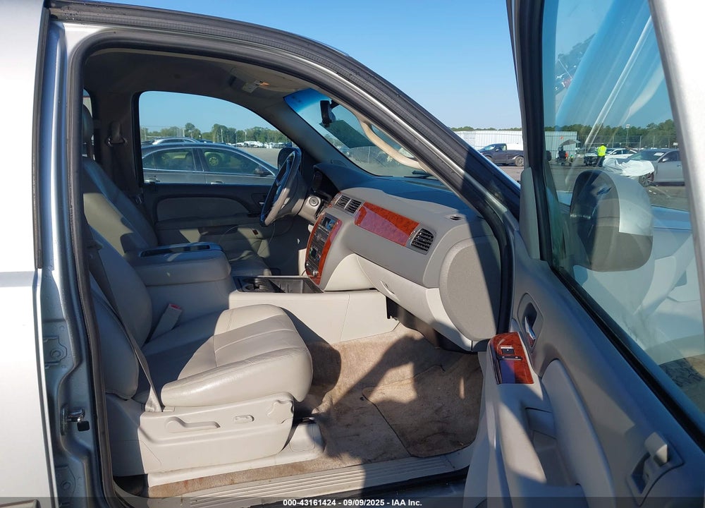 2011 CHEVROLET TAHOE VIN: 1GNSCBE0XBR232454