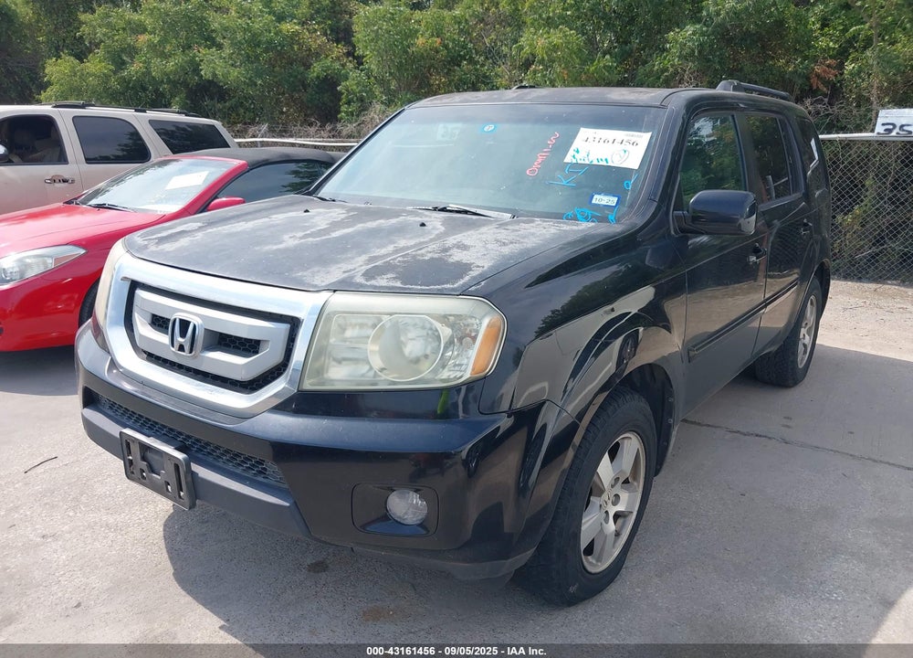 2011 HONDA PILOT VIN: 5FNYF3H45BB043828