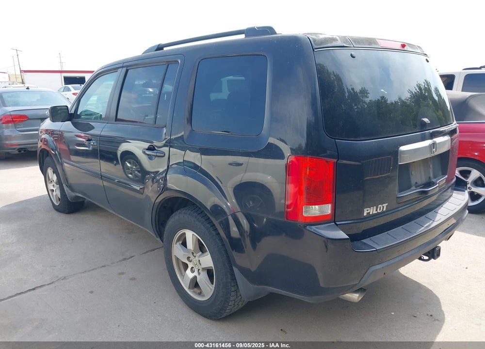 2011 HONDA PILOT VIN: 5FNYF3H45BB043828