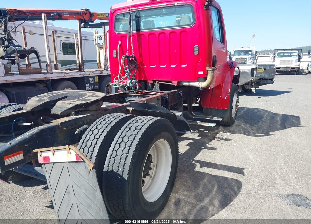 2005 FREIGHTLINER M2 106 MEDIUM DUTY VIN: 1FUBCYDJ55HN74516