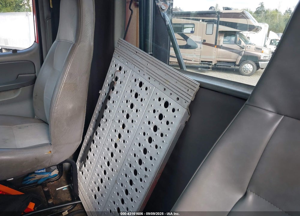 2005 FREIGHTLINER CONVENTIONAL COLUMBIA VIN: 1FUJA6CV75LN82818