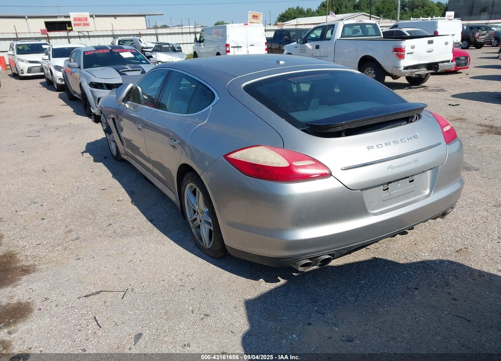 2011 PORSCHE PANAMERA VIN: WP0AB2A76BL062641