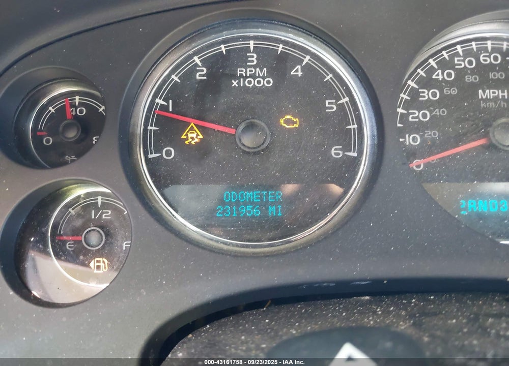 2007 CHEVROLET SUBURBAN 1500 LT VIN: 3GNFC16J57G261256