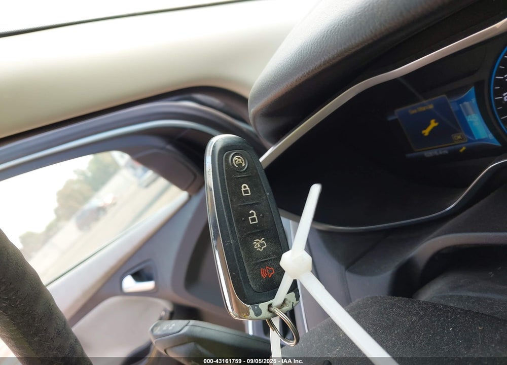 2013 FORD FOCUS VIN: 1FADP3R49DL108051