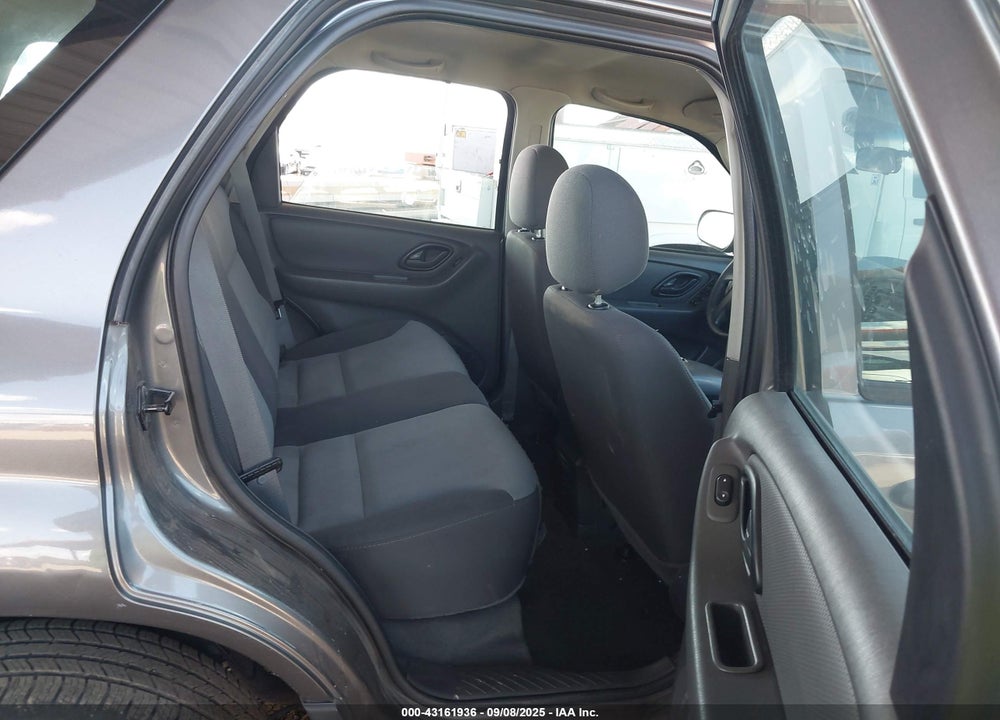 2004 FORD ESCAPE XLS VIN: 1FMYU02154KB61267