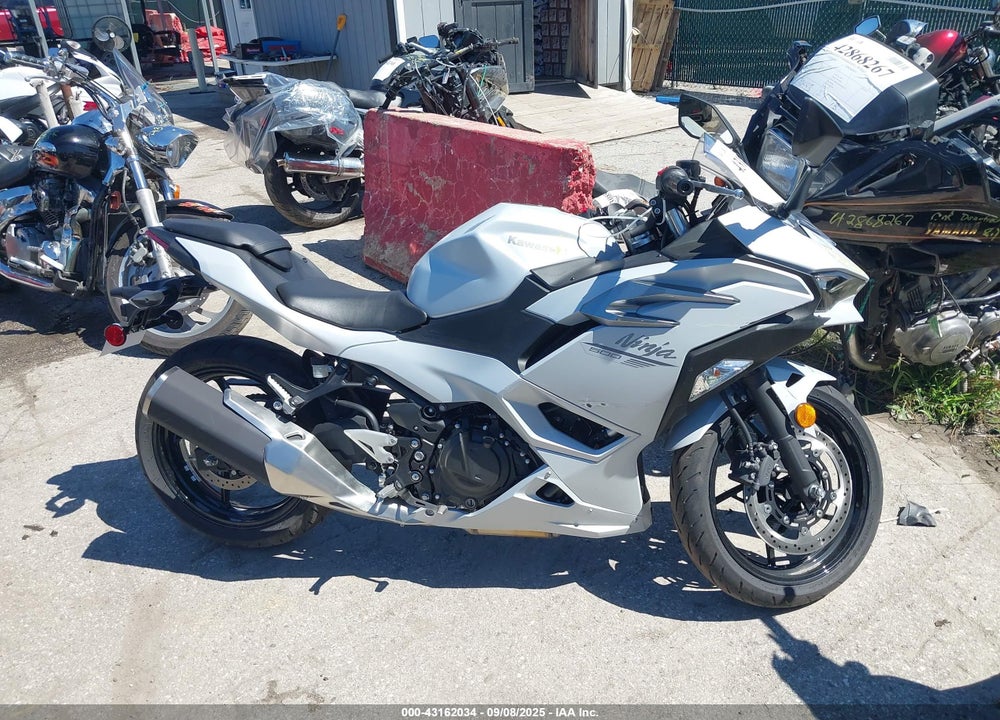 2025 KAWASAKI EX500 H VIN: ML5EXGH19SDA44644