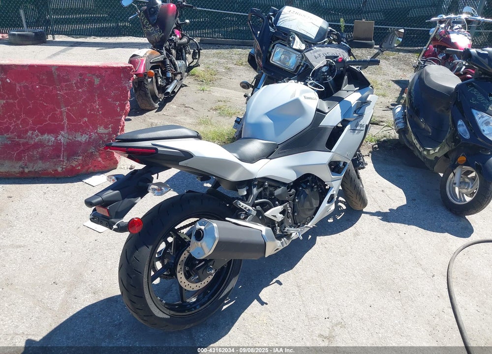 2025 KAWASAKI EX500 H VIN: ML5EXGH19SDA44644