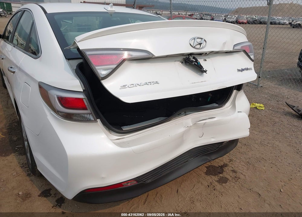 2016 HYUNDAI SONATA HYBRID VIN: KMHE24L18GA013879