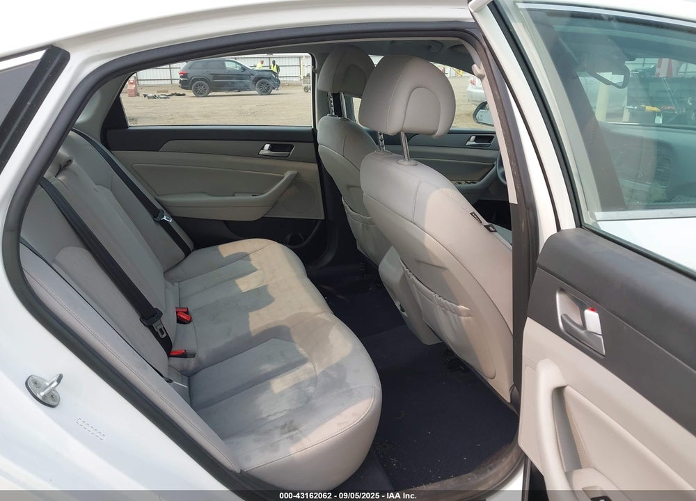 2016 HYUNDAI SONATA HYBRID VIN: KMHE24L18GA013879