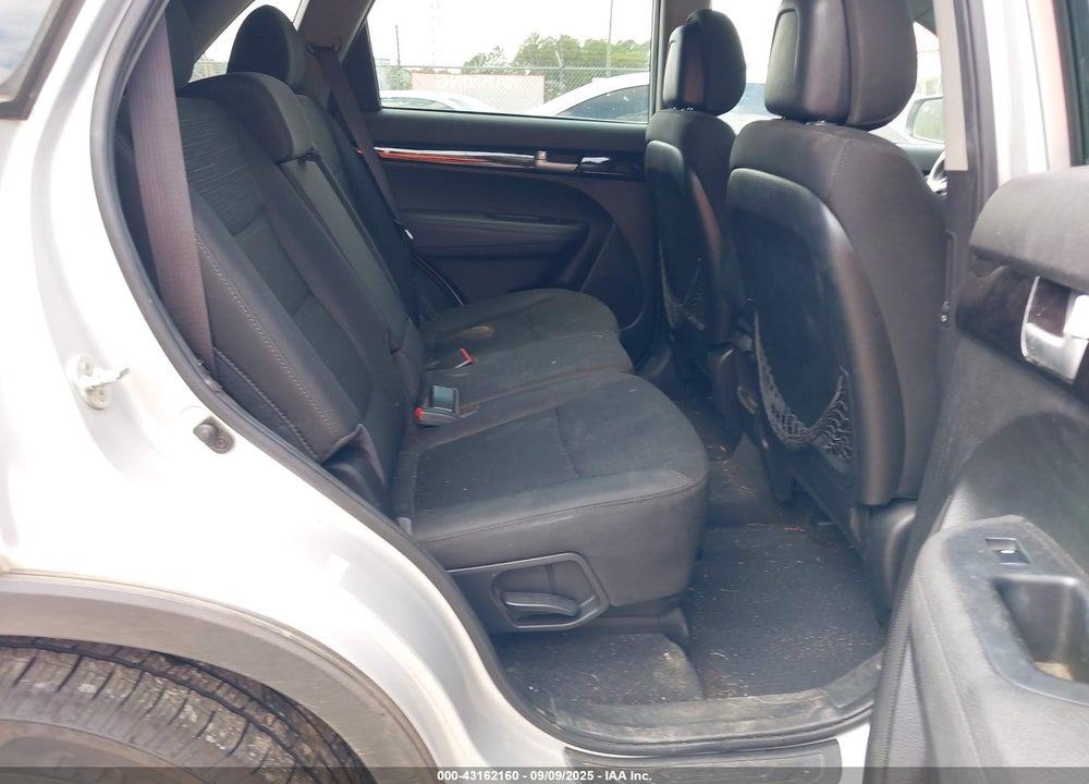 2015 KIA SORENTO VIN: 5XYKTDA7XFG606427