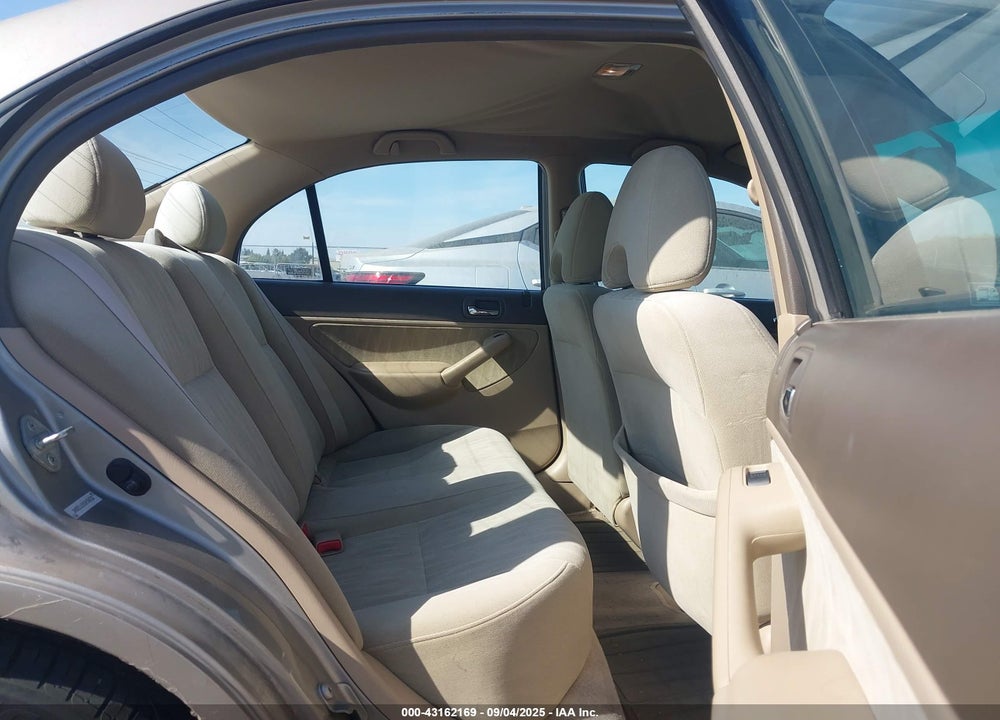 2005 HONDA CIVIC LX VIN: 2HGES16555H584232