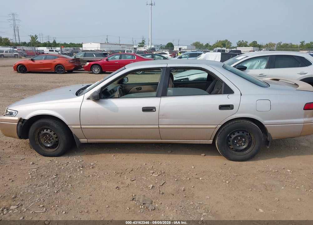1998 TOYOTA CAMRY LE VIN: 4T1BG22K9WU240448
