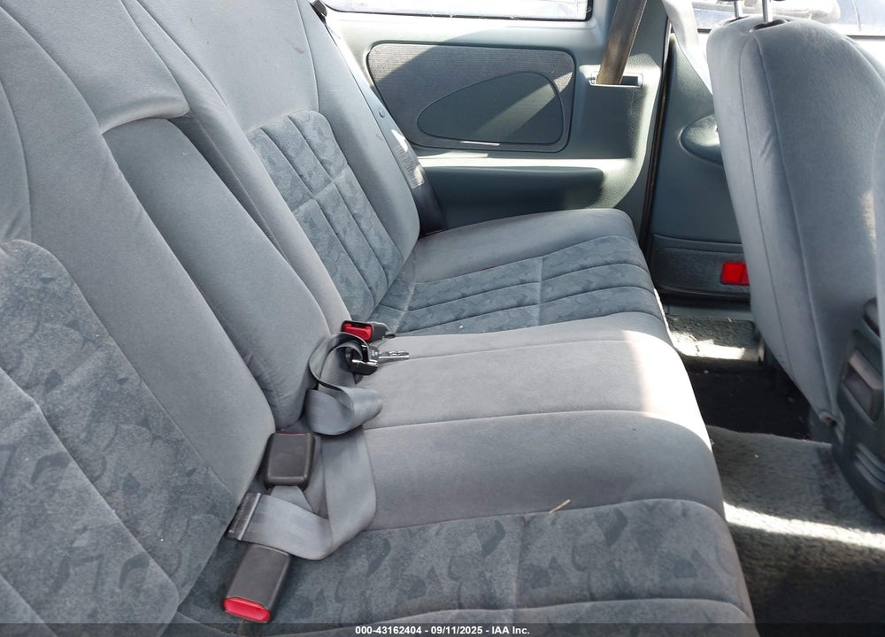 1997 FORD THUNDERBIRD LX VIN: 1FALP6245VH149448