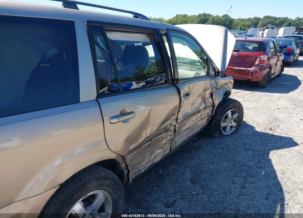 2006 HONDA PILOT EX VIN: 5FNYF18426B019092