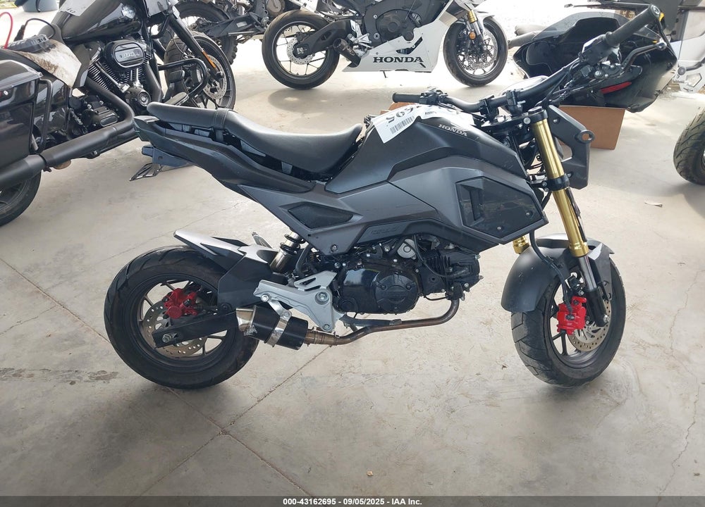 2017 HONDA GROM 125 VIN: MLHJC6114H5208156