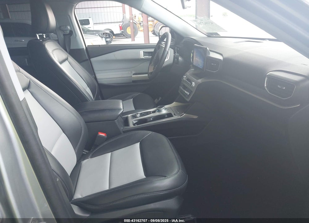2023 FORD EXPLORER VIN: 1FMSK8DH5PGB87637