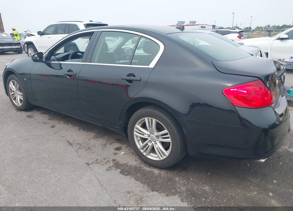 2015 INFINITI Q40 VIN: JN1CV6AR7FM523017