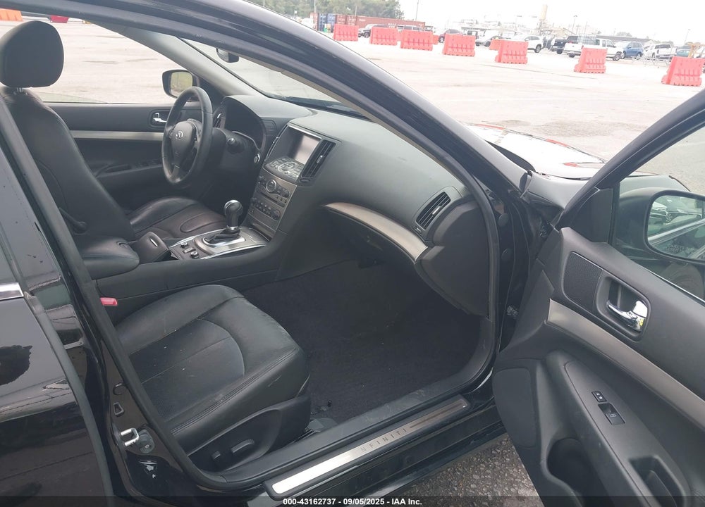 2015 INFINITI Q40 VIN: JN1CV6AR7FM523017