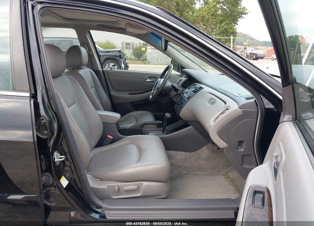 2002 HONDA ACCORD 3.0 EX VIN: 1HGCG16532A078207
