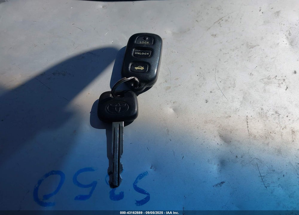 2002 TOYOTA CAMRY LE VIN: JTDBE32K420018367